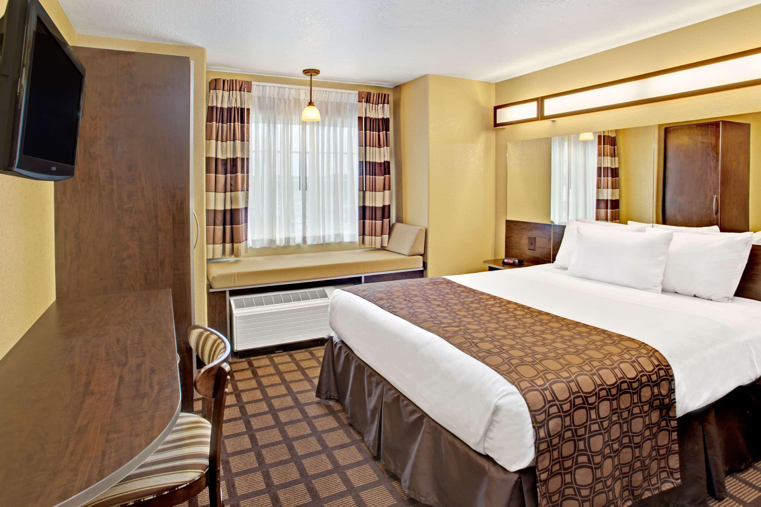 Microtel Inn & Suites By Wyndham ראונד רוק מראה חיצוני תמונה