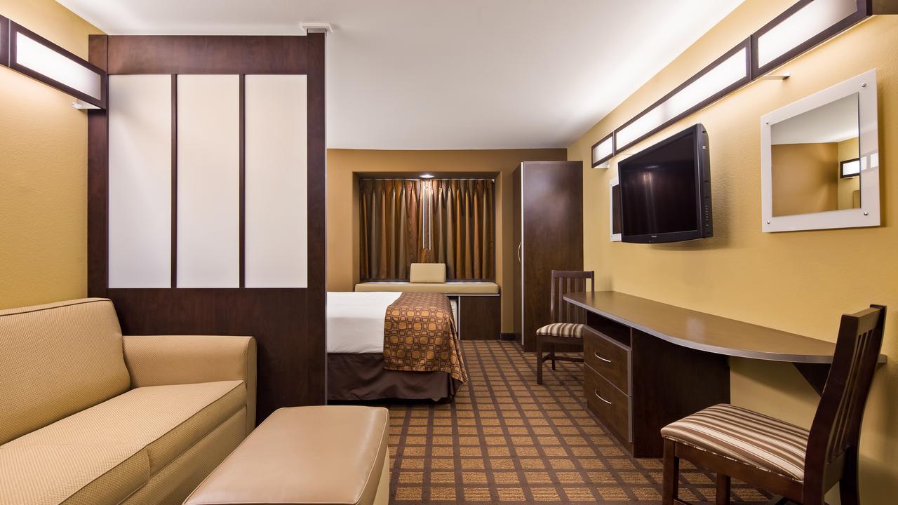 Microtel Inn & Suites By Wyndham ראונד רוק מראה חיצוני תמונה