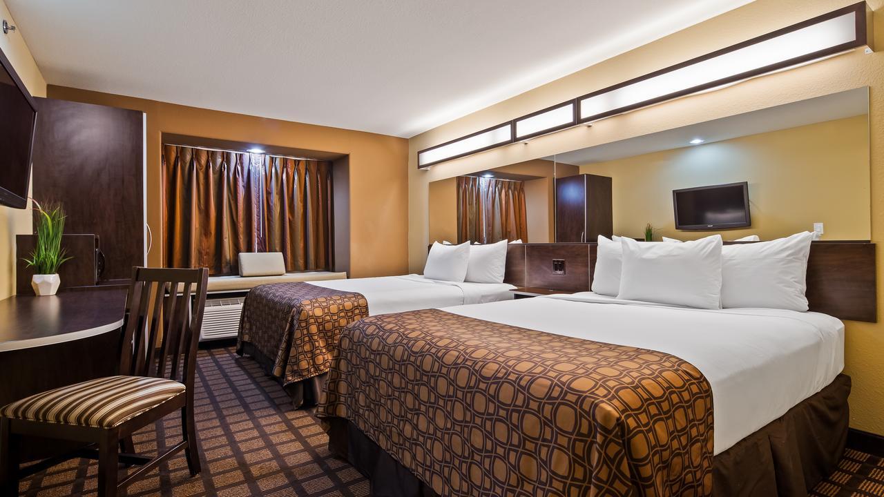 Microtel Inn & Suites By Wyndham ראונד רוק מראה חיצוני תמונה